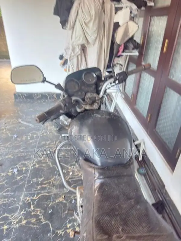 Bajaj Pulsar 150 2004
