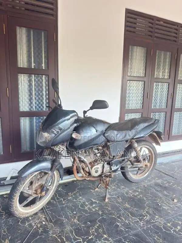 Bajaj Pulsar 150 2004