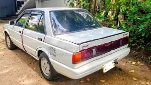 Nissan Sunny Trad 1989