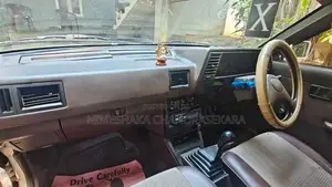 Nissan Sunny Trad 1989