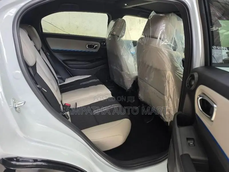 Honda Vezel Z PLAY MOON ROOF 2026