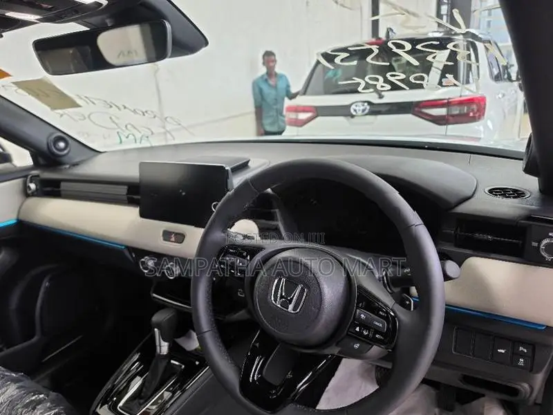 Honda Vezel Z PLAY MOON ROOF 2026