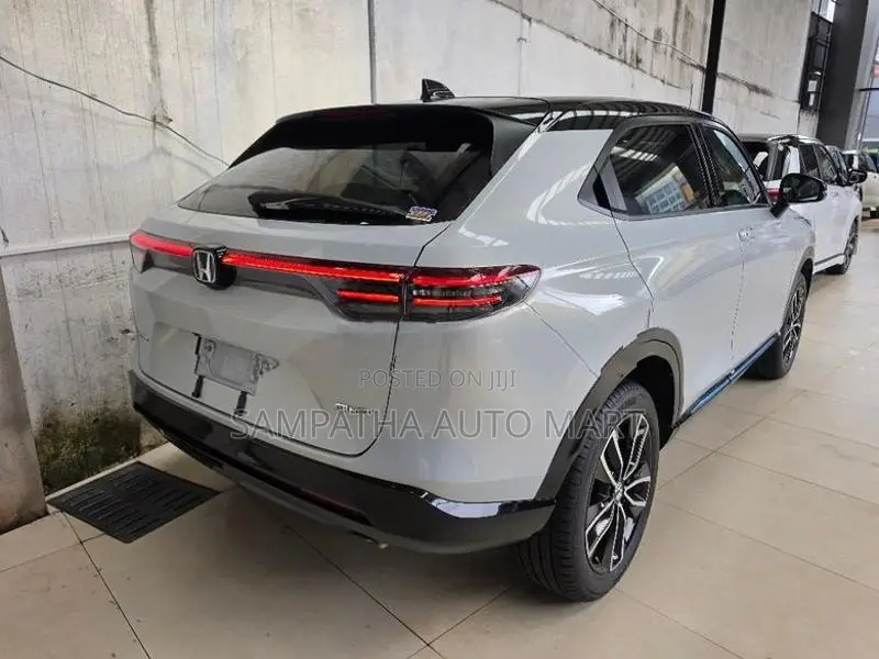 Honda Vezel Z PLAY MOON ROOF 2026