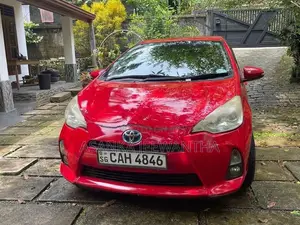 Toyota Aqua S 2015