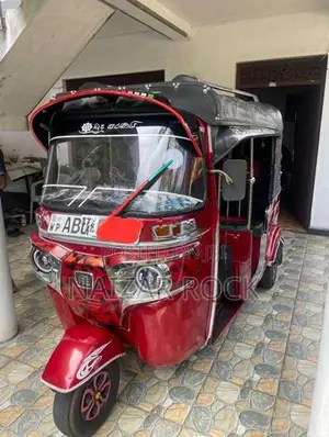 Bajaj RE 2015