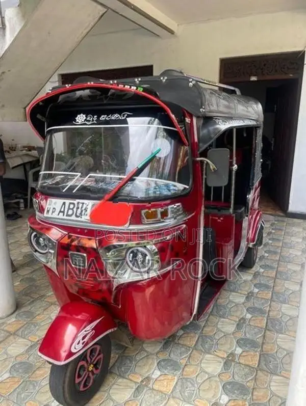Bajaj RE 2015