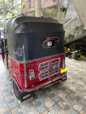 Bajaj RE 2015