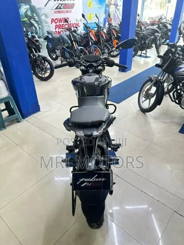 Bajaj Pulsar N160 Premium 2026
