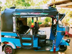 Bajaj RE 2002
