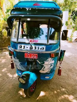 Bajaj RE 2002