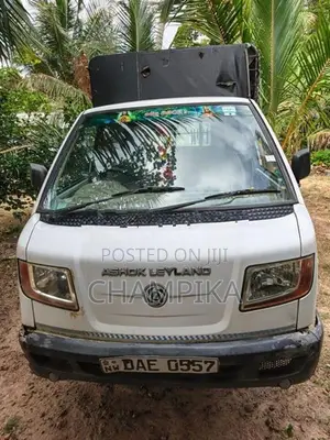 Ashok Leyland Comet 2015
