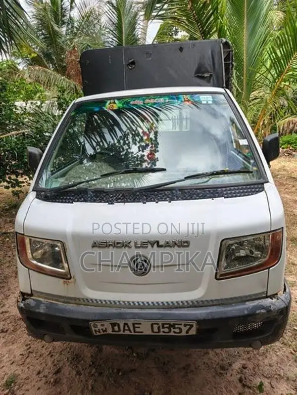 Ashok Leyland Comet 2015