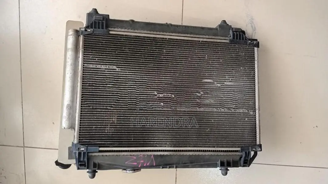 Toyota Vitz KSP90 Radiator