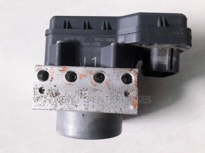 Toyota Vitz KSP130 ABS Unit