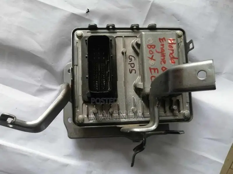 Honda Fit (GP5) Engine & Gear Box E.C.U - Reconditioned