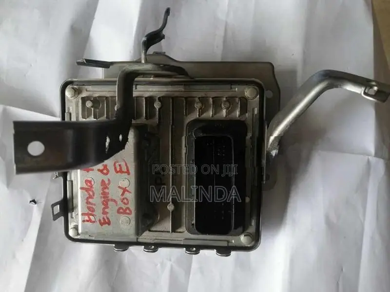 Honda Fit (GP5) Engine & Gear Box E.C.U - Reconditioned