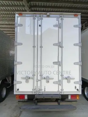 Isuzu Elf Aluminium body 2017