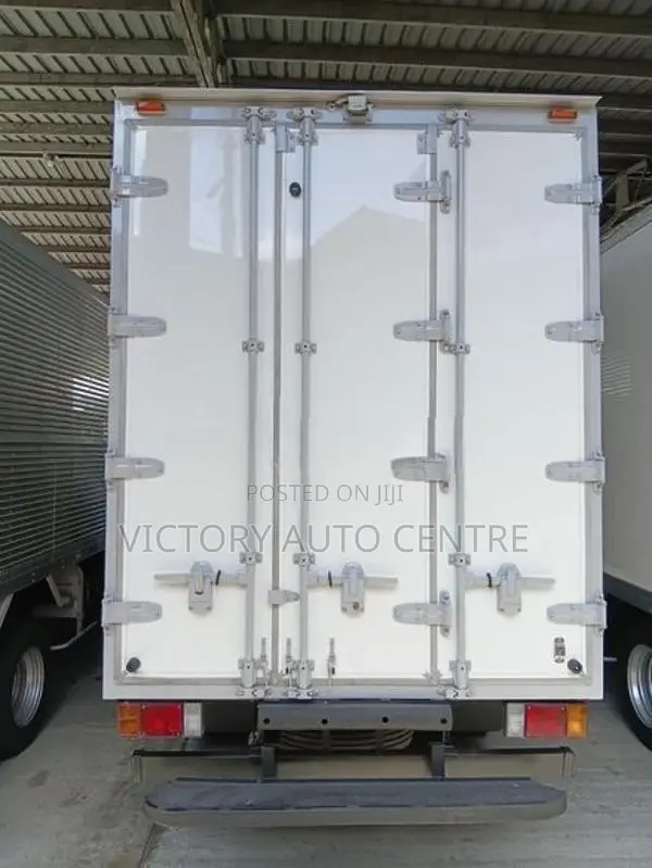 Isuzu Elf Aluminium body 2017