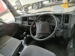 Isuzu Elf Aluminium body 2017