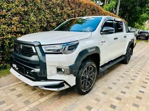 Toyota Hilux Revo Rocco 2025