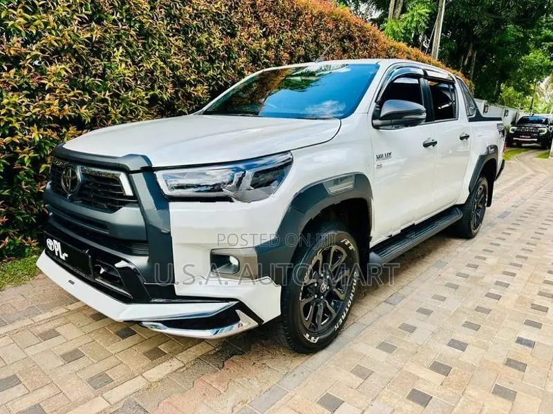 Toyota Hilux Revo Rocco 2025