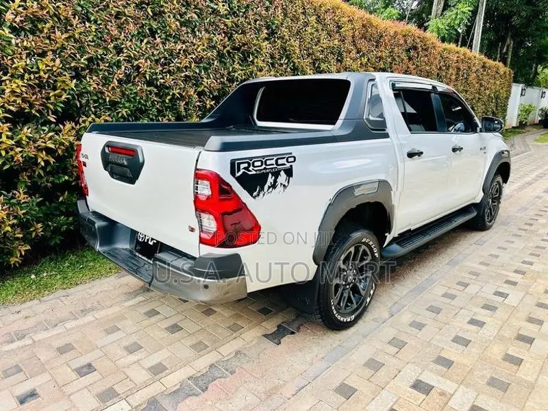 Toyota Hilux Revo Rocco 2025