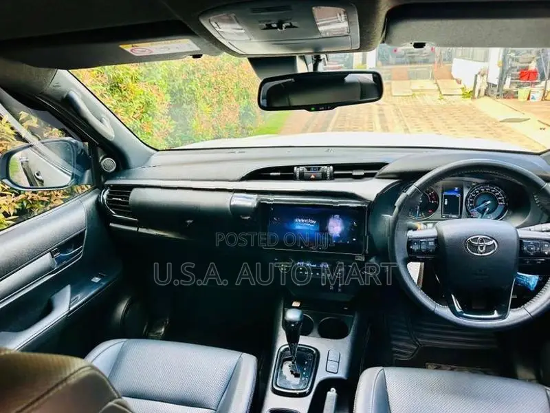 Toyota Hilux Revo Rocco 2025