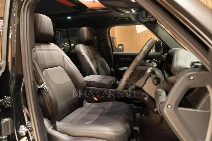 Land Rover Defender 110 X-Dynamic SE 2025