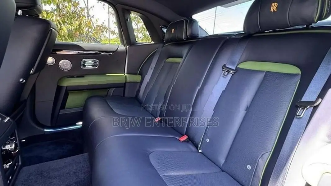 Rolls-Royce Ghost v12 2025