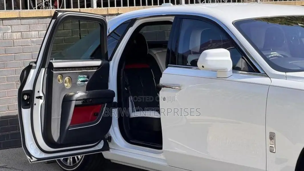 Rolls-Royce Ghost 2024