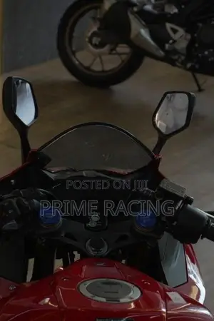 Honda CBR 150R 2026