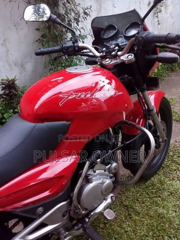 Bajaj Pulsar 150 2005