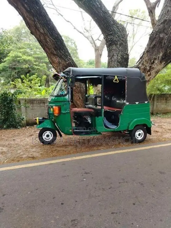 Bajaj RE 2013