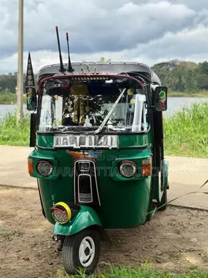 Bajaj RE 2013