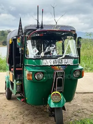 Bajaj RE 2013