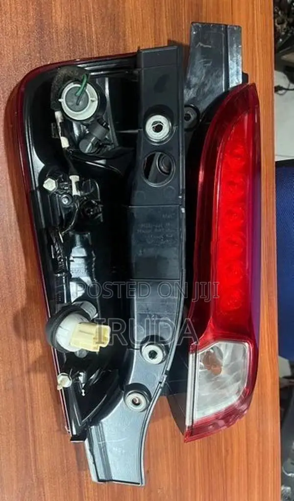 Suzuki Spacia Tail Light