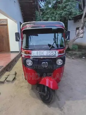 Bajaj RE Three Wheeler 2016
