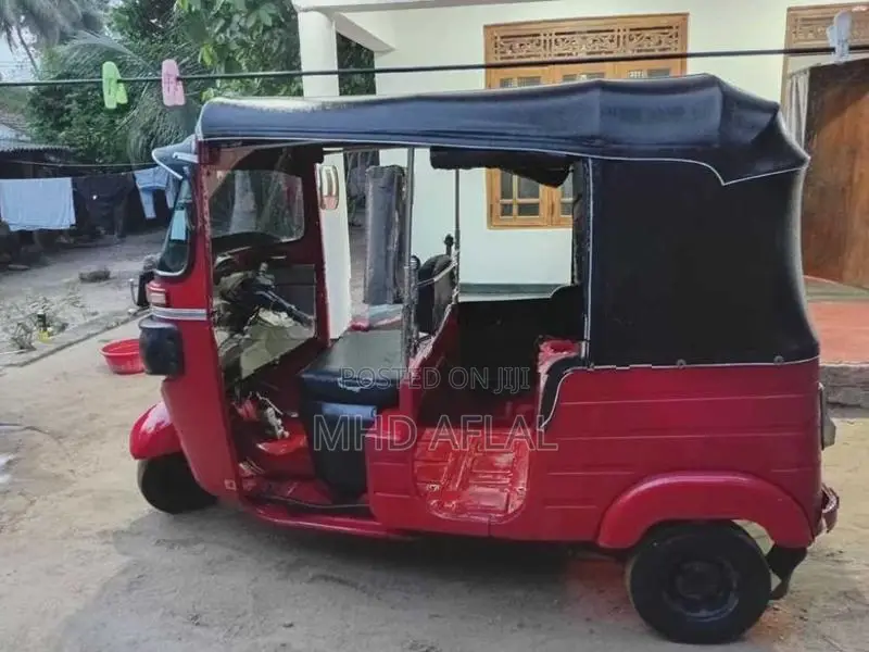 Bajaj RE Three Wheeler 2016