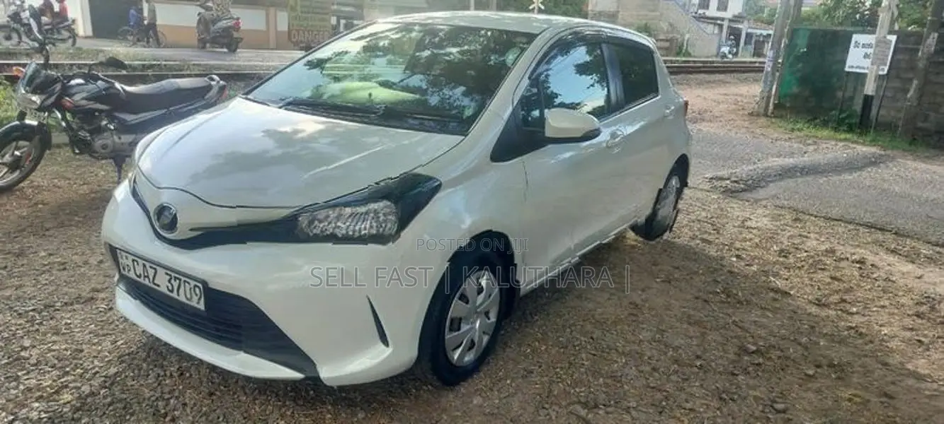 Toyota Vitz 2015
