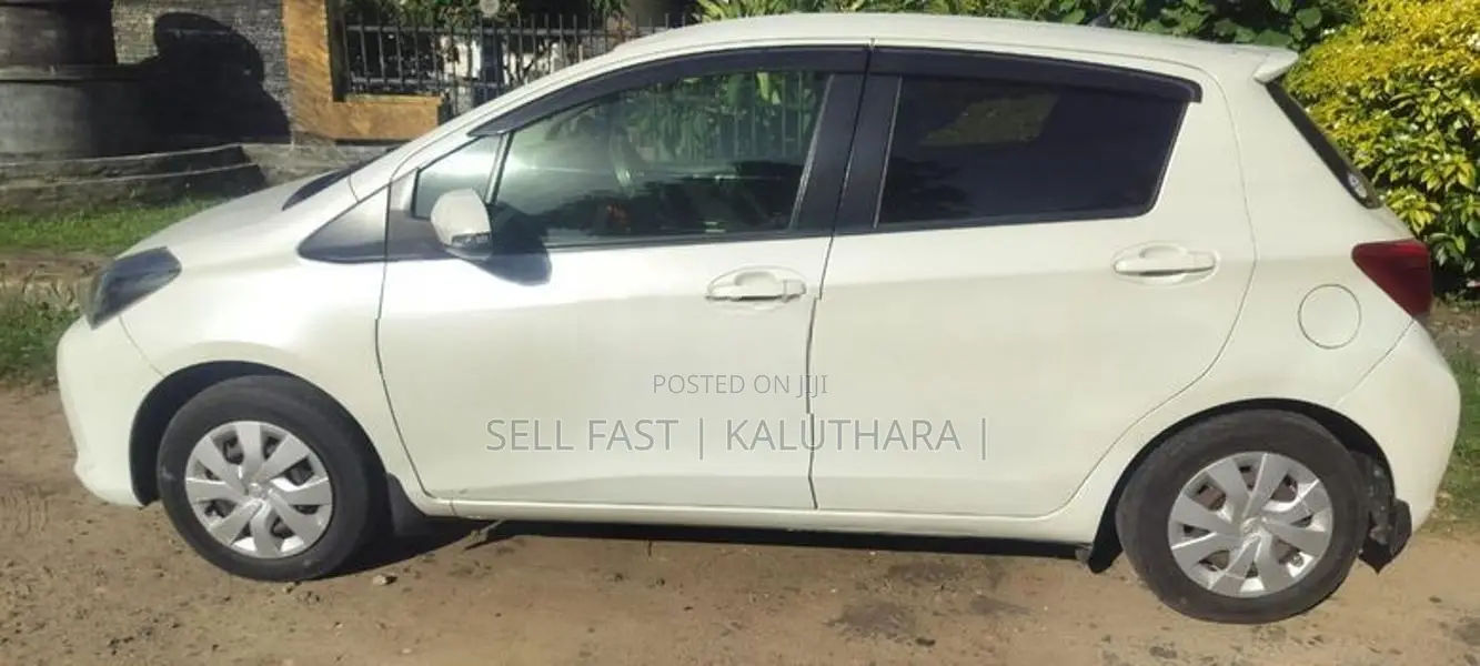 Toyota Vitz 2015