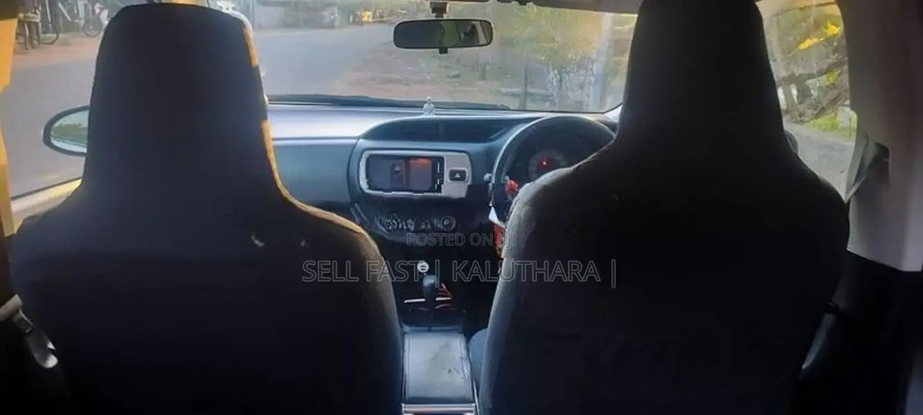 Toyota Vitz 2015