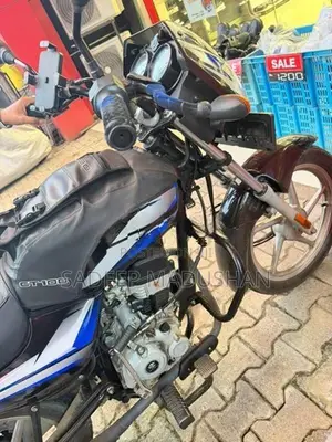 Bajaj CT100 2025