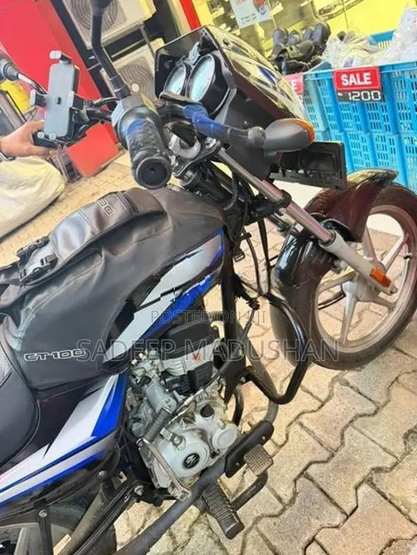 Bajaj CT100 2025