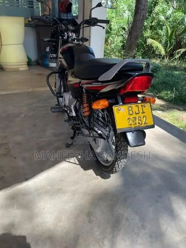 Bajaj CT100 ES 2024