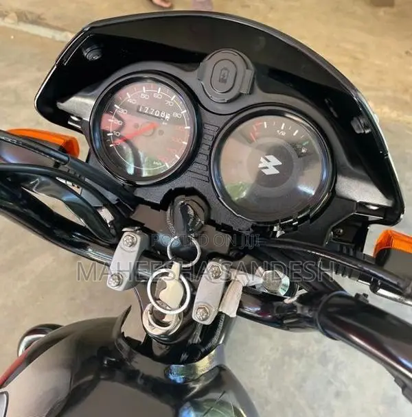 Bajaj CT100 ES 2024