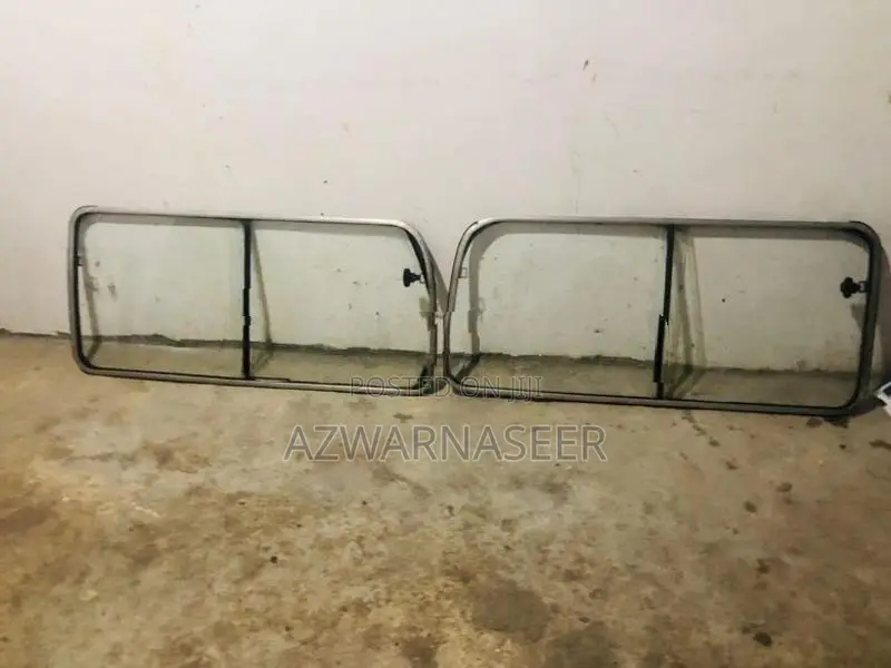 Toyota Hiace Dolphine Cut Glass