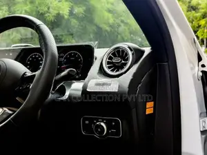 Mercedes Benz GLB 180 AMG 2025