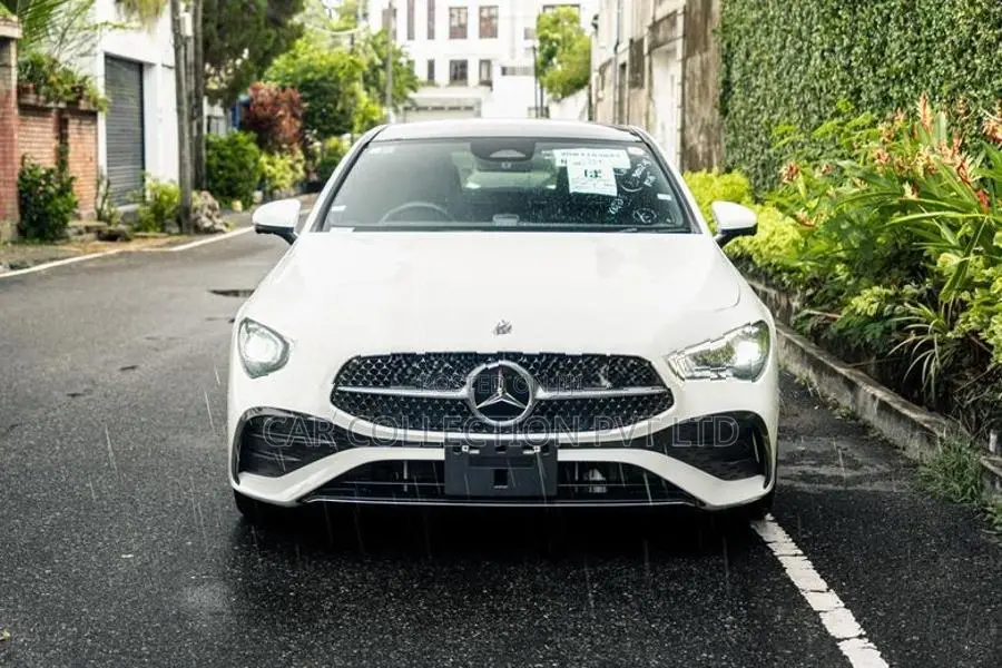 Mercedes Benz CLA 180 AMG 2024