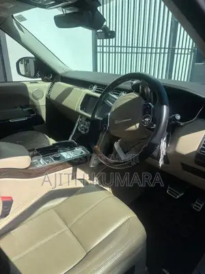 Land Rover Range Vogue Biography 2017
