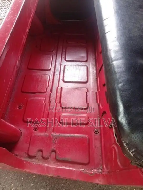 Bajaj RE 2015